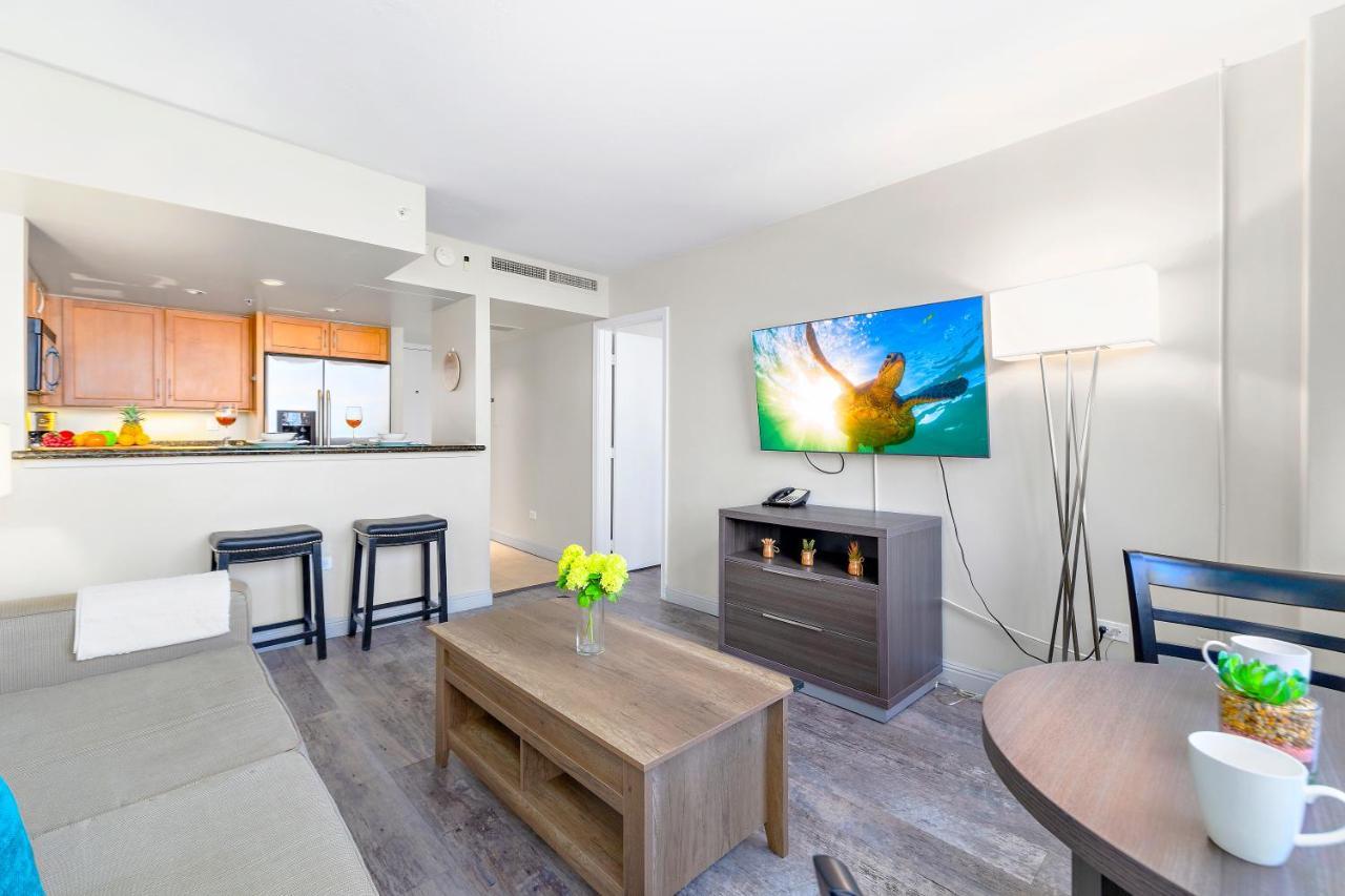 Renovated With City View At Aqua Palms Waikiki Honolulu Kültér fotó