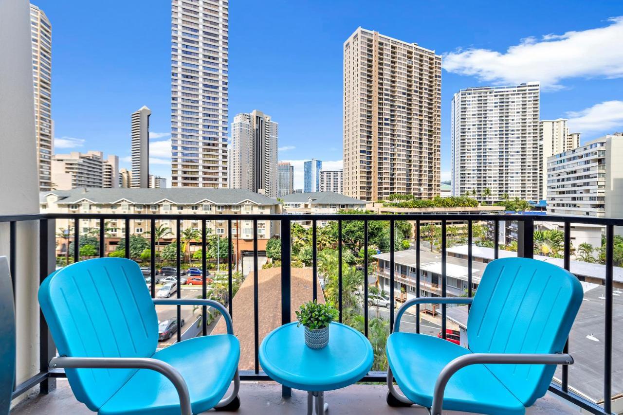 Renovated With City View At Aqua Palms Waikiki Honolulu Kültér fotó