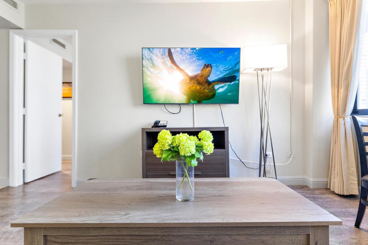 Renovated With City View At Aqua Palms Waikiki Honolulu Kültér fotó