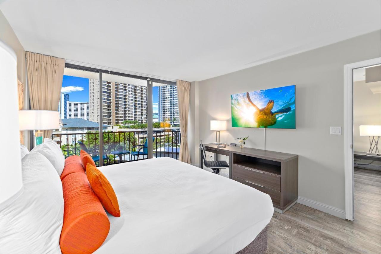 Renovated With City View At Aqua Palms Waikiki Honolulu Kültér fotó